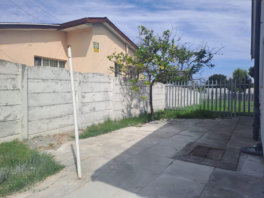 To Let 3 Bedroom Property for Rent in Panorama Western Cape